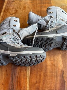 Women’s size 8 Swiss Tech Gray Waterproof Hiking snow all weather Boots